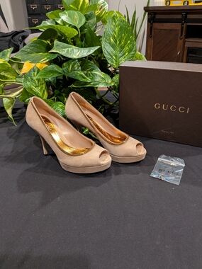 Gucci Women's Beige Suede/ Gold Chain Peep-Toe Platform Heels